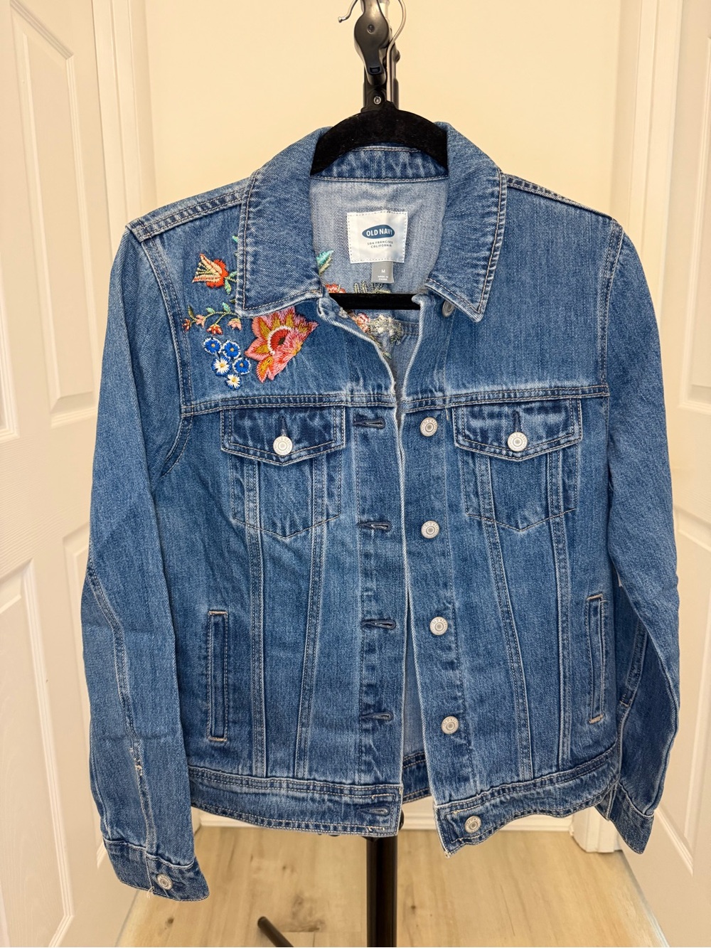Old Navy Blue Embroidered Denim Fall Jean Jacket with Floral Detail